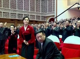 Супруга Ким Чен Ына появилась на публике впервые за долгое время (видео)