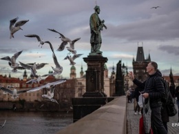 Чехия снимает ограничения для непривитых от COVID