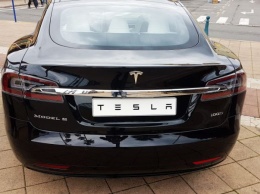 Tesla отозвала более 800 тысяч автомобилей из-за технических неполадок