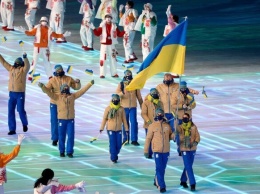 Украинская сборная вышла на парад открытия Олимпиады: Путин "уснул" на трибуне (видео)