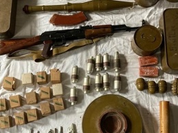 В Донецкой области нашли крупный схрон оружия и боеприпасов