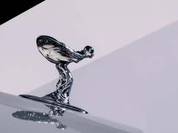 Для электромобилей Rolls-Royce создали новую статуэтку «Дух экстаза»