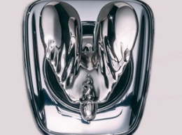 Rolls-Royce изменит фигурку на капоте для электрических моделей