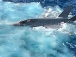 Видео крушения американского истребителя F-35 за $100 млн утекло в сеть