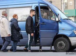 В Запорожье хотят запустить дополнительные рейсы автобусов и троллейбусов
