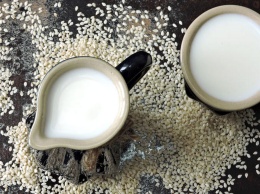 Простые и полезные рецепты: как приготовить кунжутное молоко