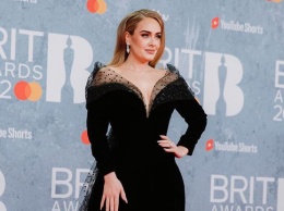 Адель забрала главные награды Brit Awards-2022