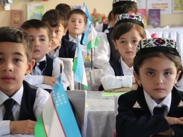В Узбекистане учителей одной из школ заставили извиниться перед родителями учащихся за низкое качество образования