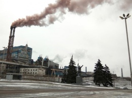 Розовый дым и радиоактивный металл: что сегодня происходит на меткомбинате в Алчевске