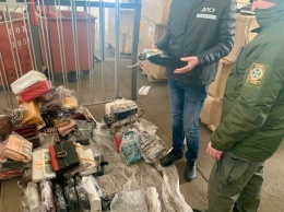 Нелегальные Gucci и Prada: иностранец пытался ввезти в Одессу "брендовые" сумки