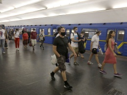 Киевское метро убирает кассиров на шести станциях в часы-пик