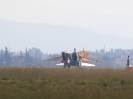 Минобороны показало видео прибытия в Сирию российского истребителя с гиперзвуковыми ракетами