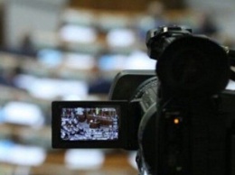 Рада хочет обязать местные советы транслировать в интернете заседания комиссий советов и пленарные заседания