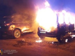 В Павлограде на временной стоянке горели легковые автомобили
