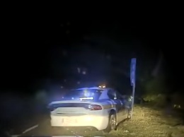 Tesla на автопилоте протаранила полицейскую машину (ВИДЕО)