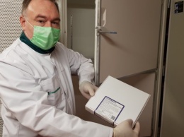 Вышедший из Одессы украинский ледокол везет на украинскую полярную станцию вакцины от COVID-19