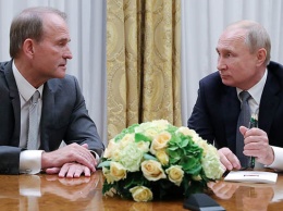 Зеленскому не стоит искать по миру посредников для встречи с Путиным - есть Медведчук, - публицист