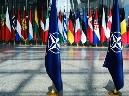 Украинцы стали еще больше хотеть в ЕС и НАТО