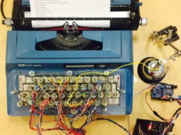 В США печатную машинку превратили в работающий музыкальный принтер (фото)