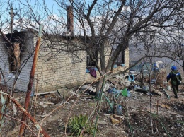 «ЛНР» показала разрушенный дом и заявила о гибели двух человек в результате боя