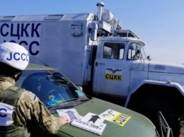 Боевики уничтожили грузовик украинских наблюдателей на Донбассе (ВИДЕО)