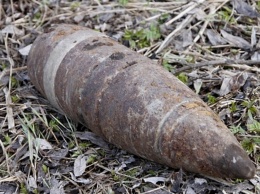 Под Кривым Рогом в мусоре нашли снаряд