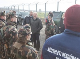 Венгрия перебрасывает военных к границе с Украиной: что произошло