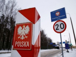 Польша срочно разворачивает на границе с Украиной пункты приема беженцев