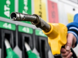 Украинские АЗС ограничили продажу топлива населению