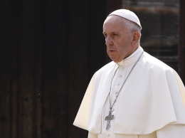 Беспрецедентное отклонение от протокола: Папа Римский сам пошел к послу РФ из-за Украины