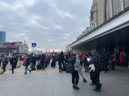 Комендантский час: как работает Центральный вокзал Киева