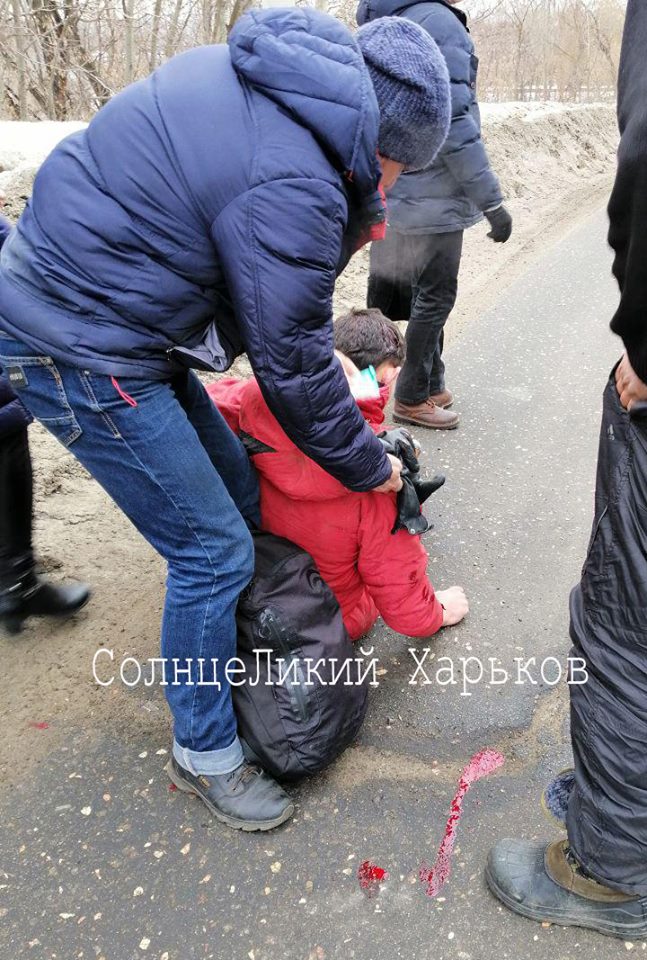 Страшное происшествие в Харькове: мужчина выпал из маршрутки на полном ходу (фото, видео)
