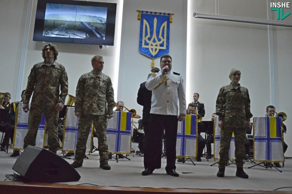 Героев Небесной Сотни в Николаеве чествовали патриотическим концертом «Армия с народом»