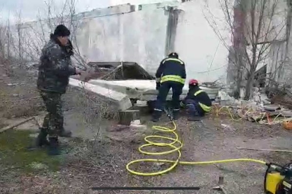 Под Днепром мужчину раздавила бетонная плита