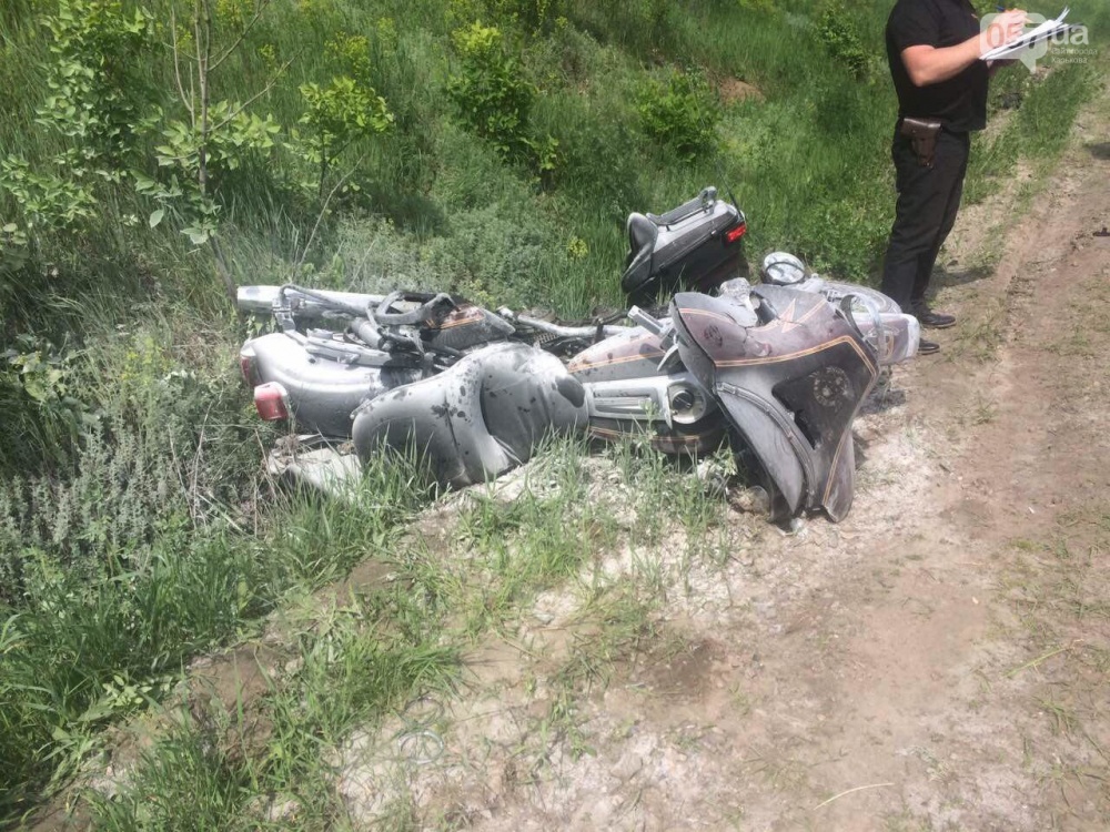 Под Харьковом - жуткая авария с авто и «Harley Davidson»: мужчине оторвало ногу, он скончался в больнице, - ФОТО