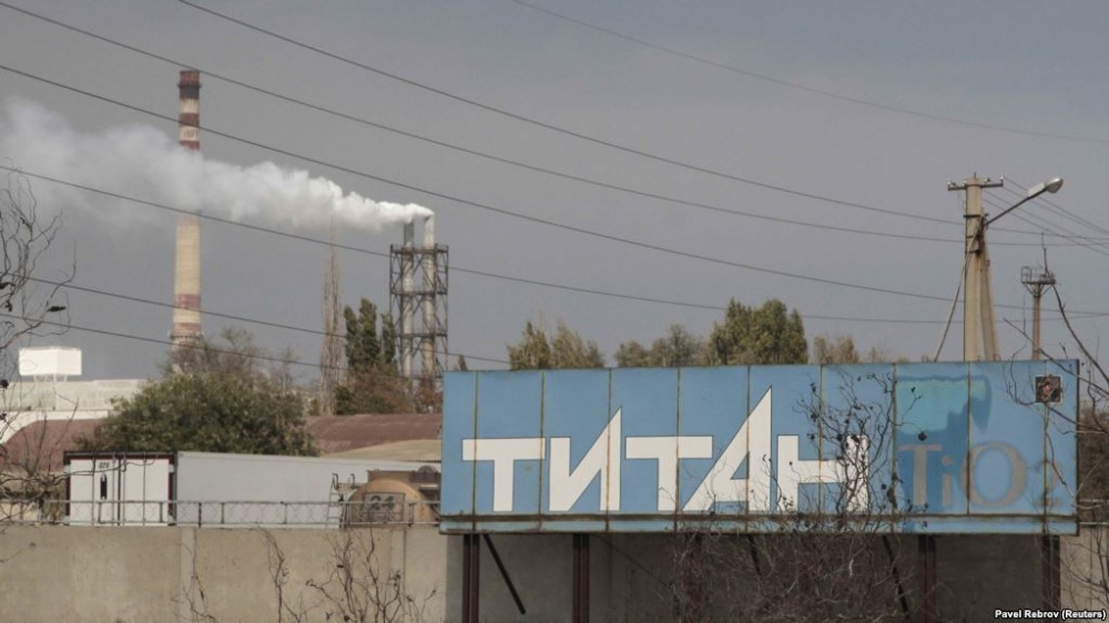 Жители аннексированного Армянска продолжают жаловаться на выбросы "Крымского титана"