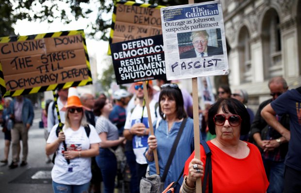 Великобританию охватили протесты против решения Джонсона приостановить работу парламента