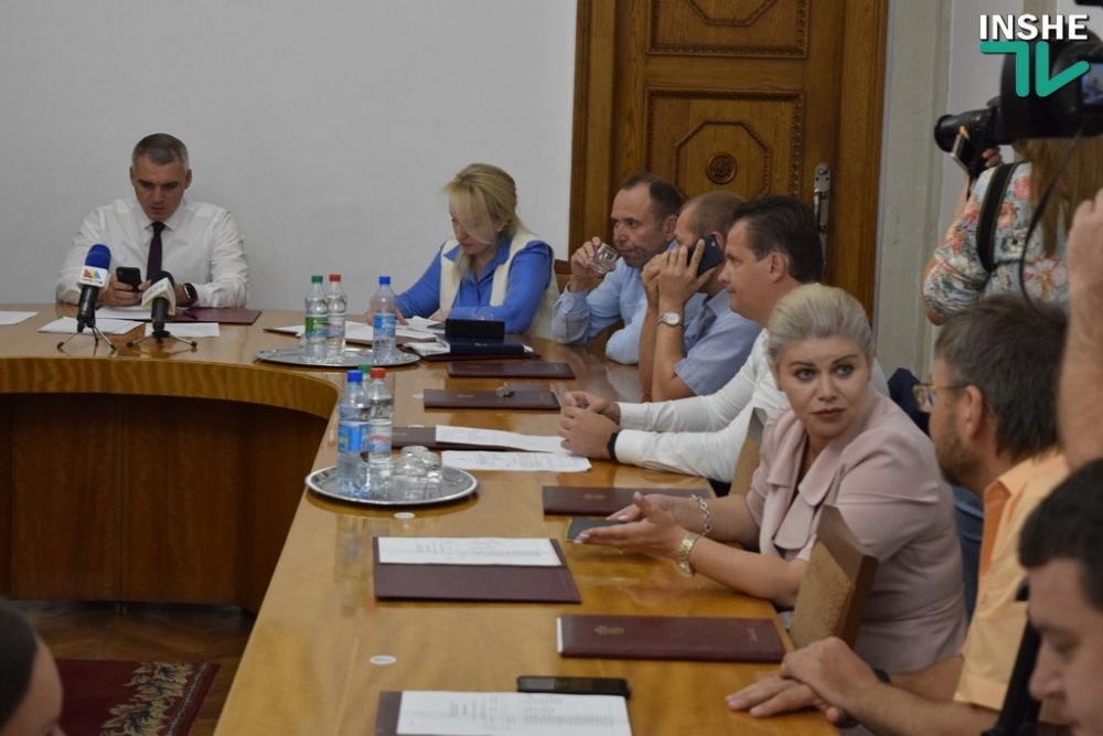 Сенкевич заявил, что городская власть не имеет полномочий запретить зерновозам устраивать транспортный коллапс в Николаеве