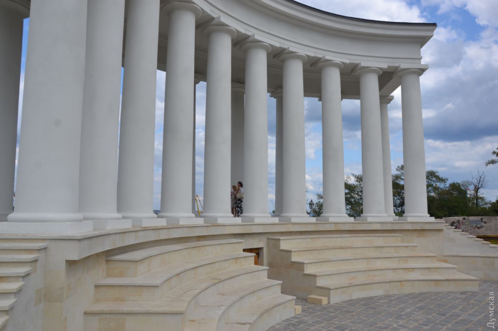 "Тэгните архитектора": почему после реставрации Воронцовская колоннада красивая, но опасная?
