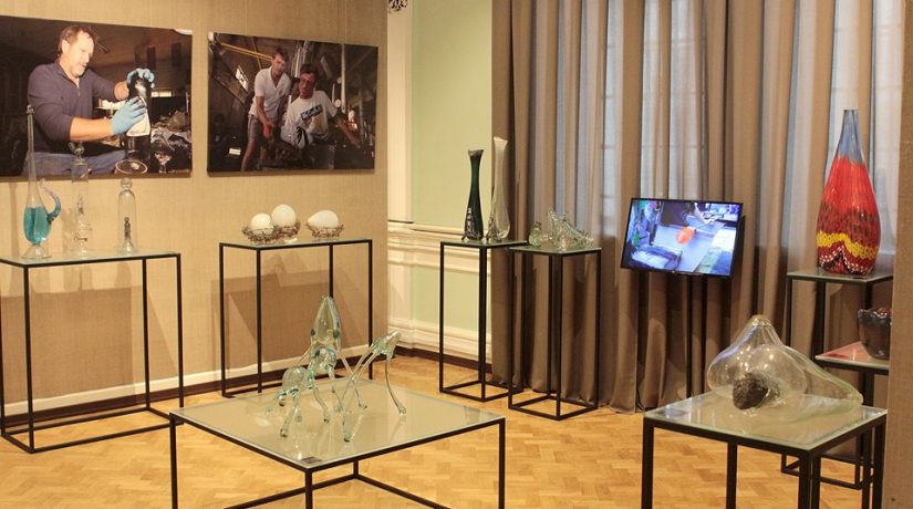 Мастера художественного стекла из разных стран представили свои работы в Киеве