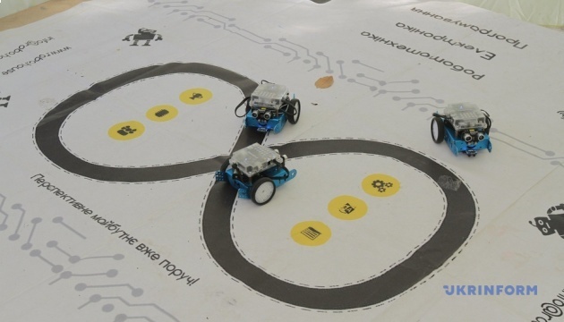 Шоу самодельных автомобилей и роботы-сумоисты: в Днипре прошел технопикник