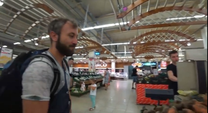 «Пустота и уныние»: дончане показали цены и продукцию супермаркета «Караван»