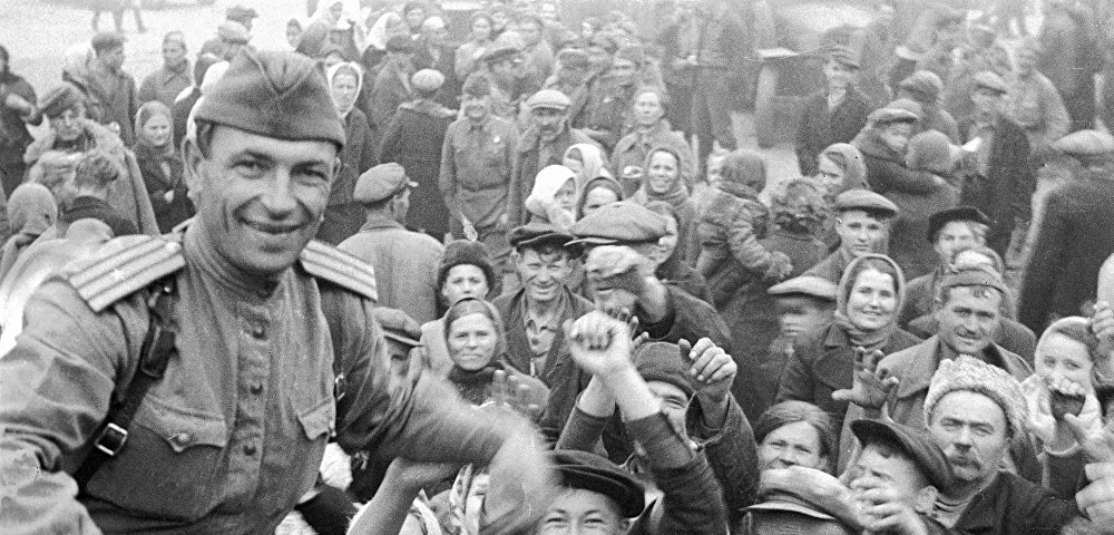Украинцы в вов. Освобождение Украины 1944. Освобождение Украины от немецко-фашистских захватчиков. Победа освобождение. Советские войска полностью завершили освобождение Украины.