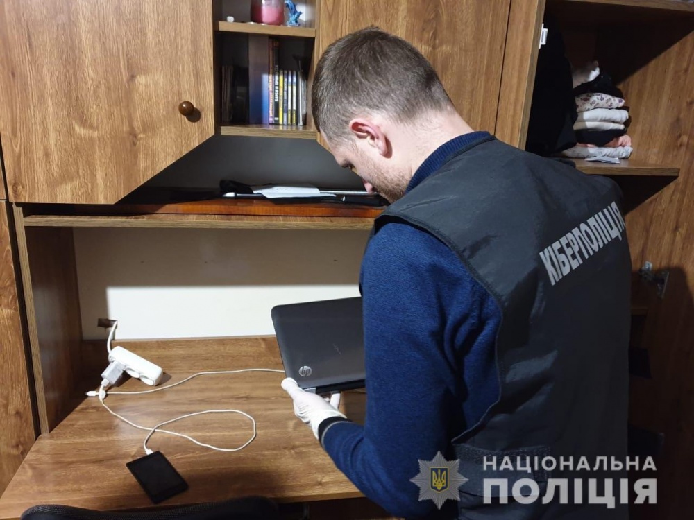 Полиция задержала украинку, которая снимала порно со своей 4-летней дочерью (ФОТО)