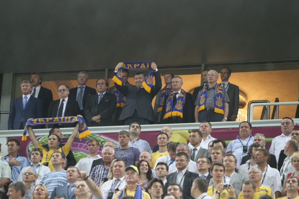 Этюд в сине-желтых тонах: как выглядел Донецк 15 июня 2012 года, - ФОТО