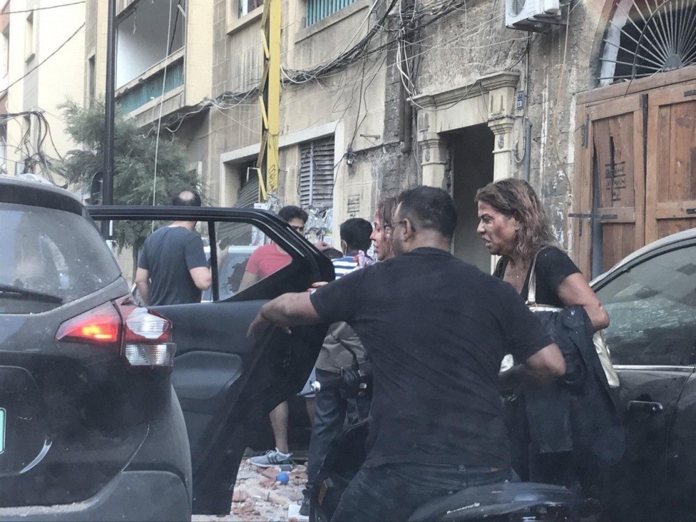 В столице Ливана прогремел грандиозный взрыв: "вздрогнул" весь город (видео)