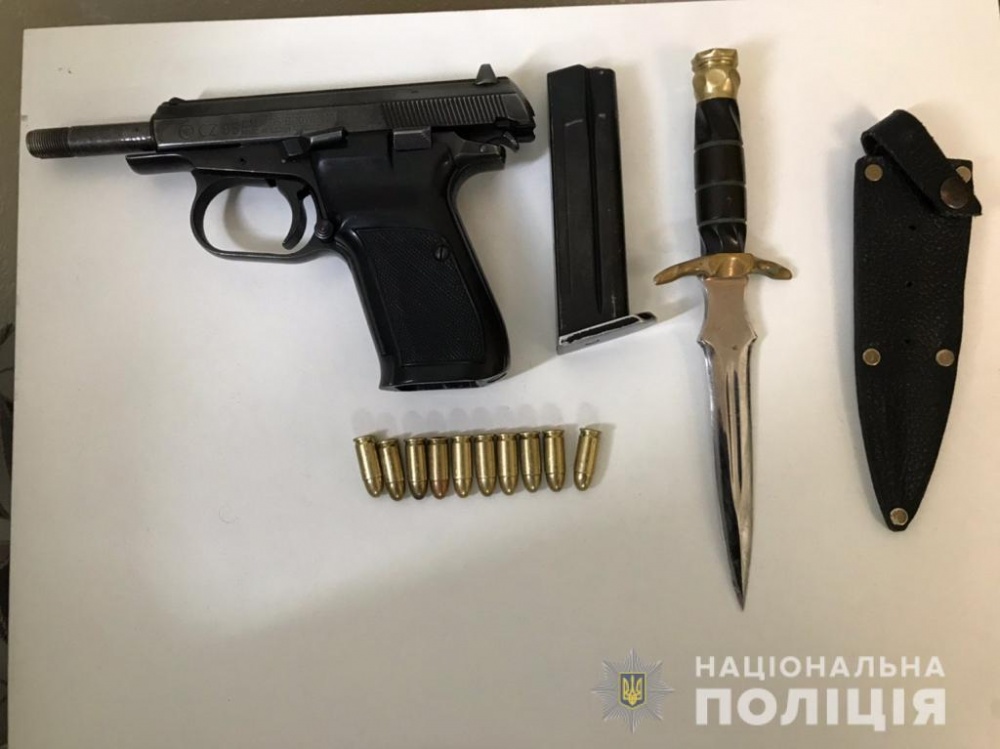 Под Киевом поймали вооруженную банду, ограбившую фермера. Фото