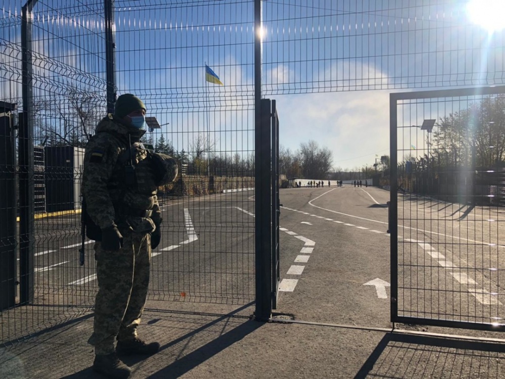 Пропуск через КПВВ пока осуществляется только на Луганщине - пограничники