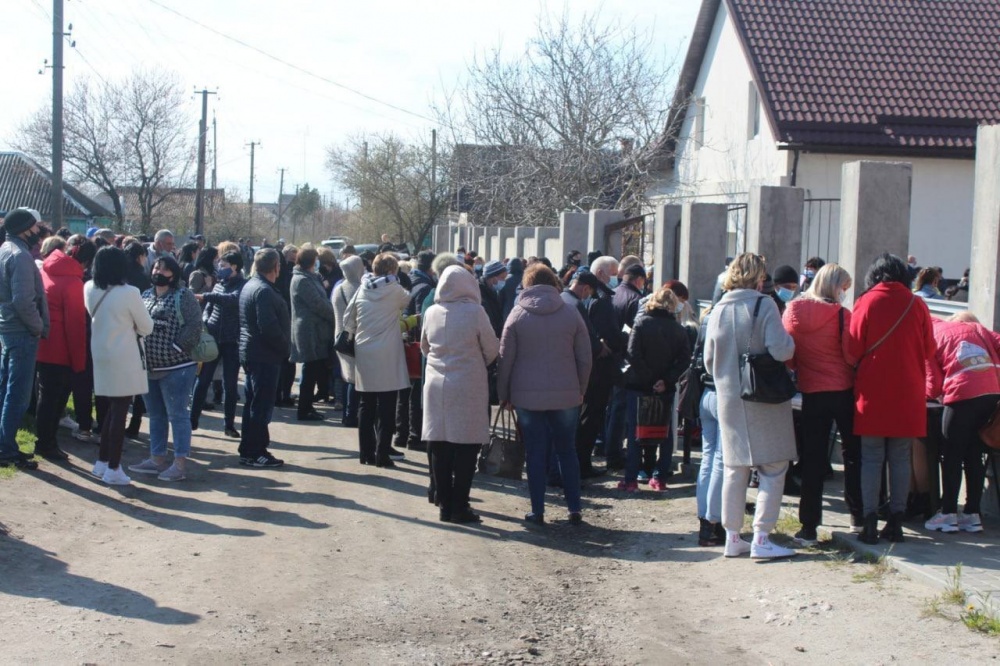 На Днепропетровщине ОПЗЖ собирает подписи в поддержку народного референдума о продаже земли