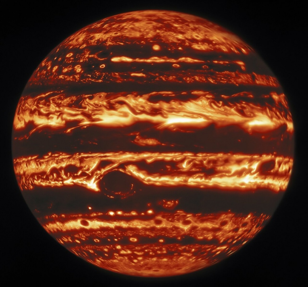 Новые снимки Юпитера раскрывают тайны его атмосферы